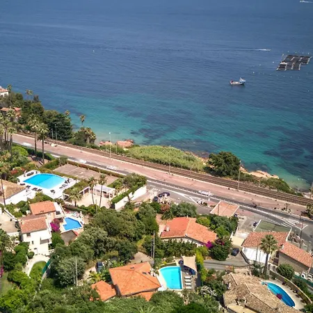 Upstays Sea View Pool 250M Villa