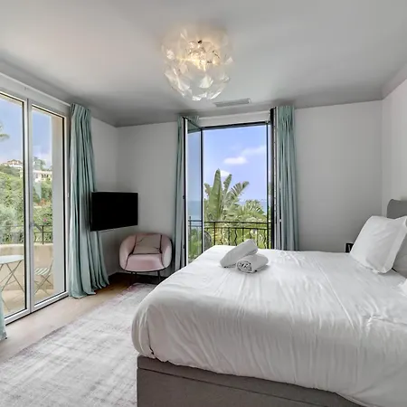 Upstays Sea View Pool 250m Villa